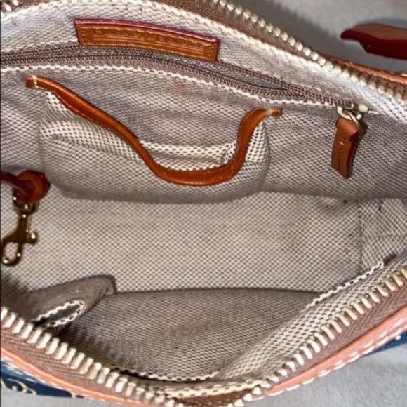 dooney and bourke handbag - Picture 3 of 3